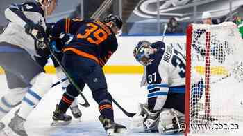 Jets top Oilers 4-1 to take Game 1 of playoff series