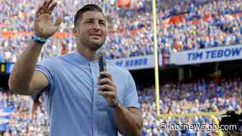 Reunited: Tebow signs with Jags, rejoins Meyer as tight end