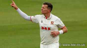 County Championship: Dom Sibley hits 43 for Warwickshire but Peter Siddle shines for Essex