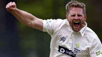 County Championship: Honours even between Kent and Glamorgan