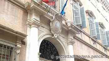 Modena. A 85 anni si laurea in Giurisprudenza con una tesi scritta a mano - La Gazzetta di Modena