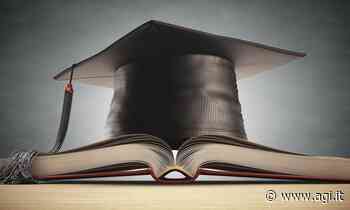 Ha 85 anni il primo laureato in presenza a Modena dopo il Covid - AGI - Agenzia Italia