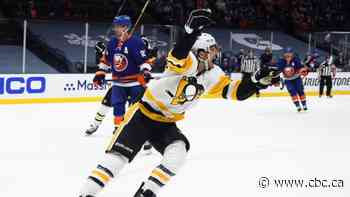 Tanev's late tally lifts Penguins past Islanders in frantic Game 3