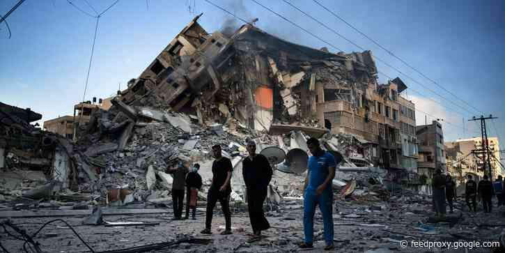 Israel and Hamas agree to a cease-fire, potentially ending the bloodiest fighting the region has seen in years