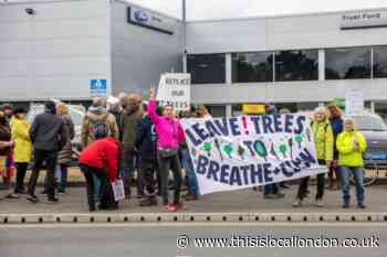 Pictures show protest on Plough Lane over Trust Ford tree felling