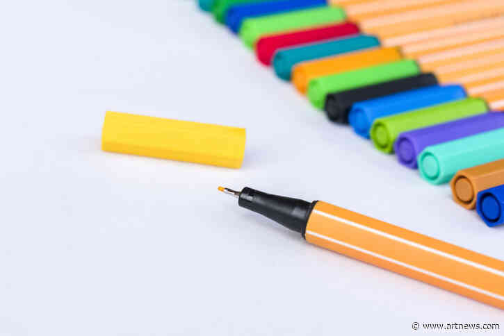 The Best Sets of Colored Disposable Drawing Pens for Artists and Writers