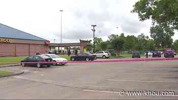 Armored truck guard shot during robbery attempt at bank in NE Houston, HPD says - KHOU.com