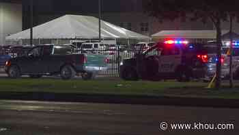 Houston police kill man who allegedly walked up and fired a gun at them during traffic stop - KHOU.com