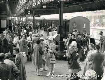 Platform was packed at Bolton's Trinity Street Station - The Bolton News