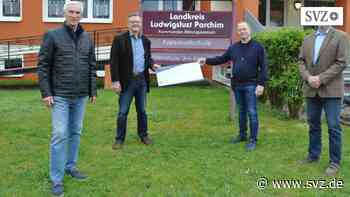 Musik in Ludwigslust-Parchim : Rotarier spenden 1500 Euro für Kreismusikschule | svz.de - svz – Schweriner Volkszeitung