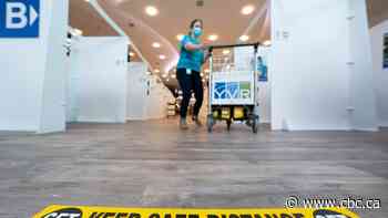 Canada's 'residual positives' exemption lets hundreds fly home after recovering from COVID