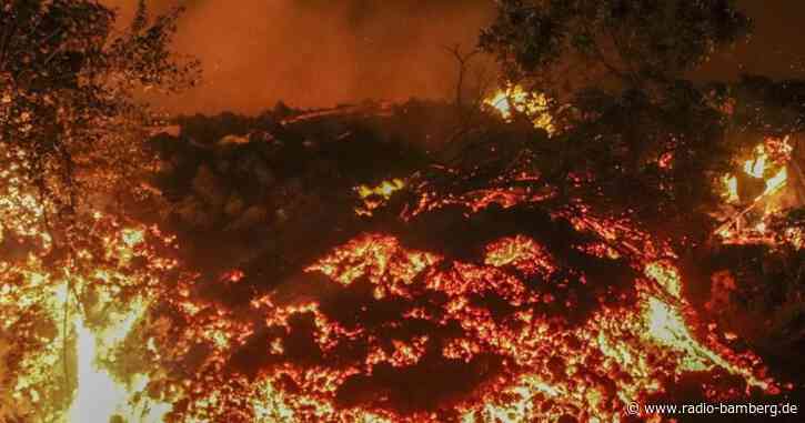 Lavastrom stoppt kurz vor afrikanischer Großstadt