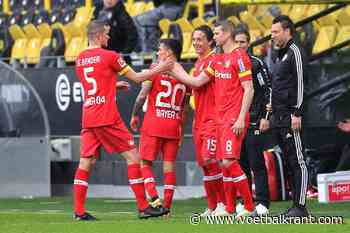 Schitterend gebaar: Dortmund-doelman laat strafschop expres binnen