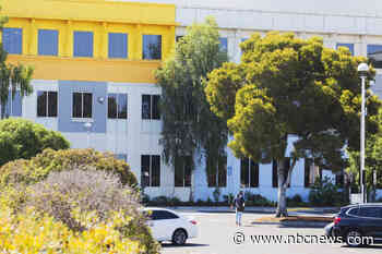 Pro-Palestinian activists target Facebook with 1-star app store reviews