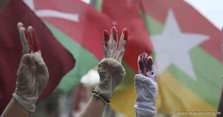 Myanmar: 20 Tote bei Gefechten – 125.000 Lehrer suspendiert