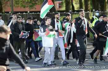 Protestors gather outside Bolton Town Hall for Palestine - The Bolton News