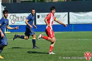Grifo, pari acciuffato nel finale a Fermo (2-2): festa rimandata. Il Teramo accorcia - Calcio Grifo