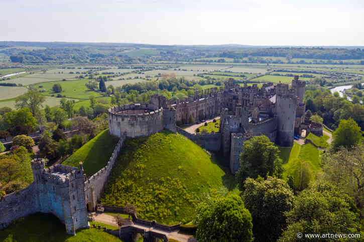 Mary Queen of Scots’s Golden Rosary Beads Stolen at England’s Arundel Castle