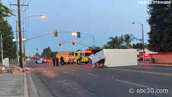 1 hospitalized after driver runs red light in Visalia, police say