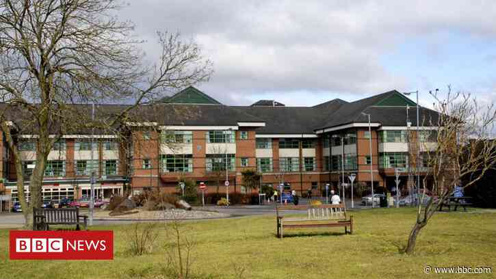 Covid: Royal Bolton hospital taking 'urgent action' over virus - BBC News