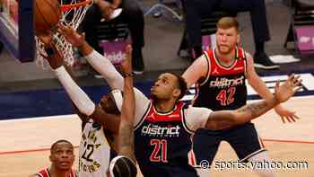 Scott Brooks points to Daniel Gafford's weight for why he doesn't play more - Yahoo Sports