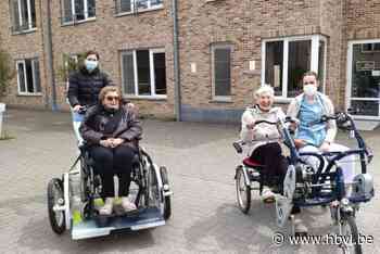 Bewoners Huyse Elckerlyc genieten van fietstochtje (Riemst) - Het Belang van Limburg Mobile - Het Belang van Limburg