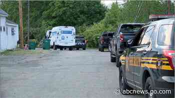 4 dead in shooting at suburban apartment