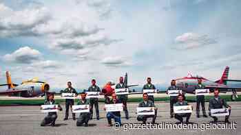 Modena, le Frecce Tricolori alla grande festa con la veste creata da Mirco Pecorari - La Gazzetta di Modena