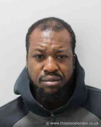 Vauxhall: Driver glasses man's face in road rage attack