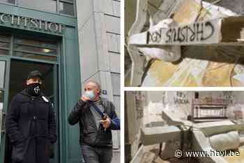 Vandalen die de gekruisigde koe van Tom Herck bekladden riskeren werkstraffen - Het Belang van Limburg