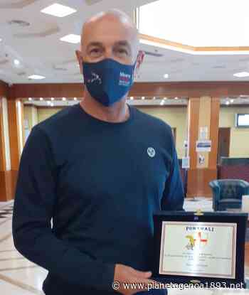 lI Genoa Club Portuali Voltri ha premiato Ballardini - PianetaGenoa1893 - Pianetagenoa1893.net