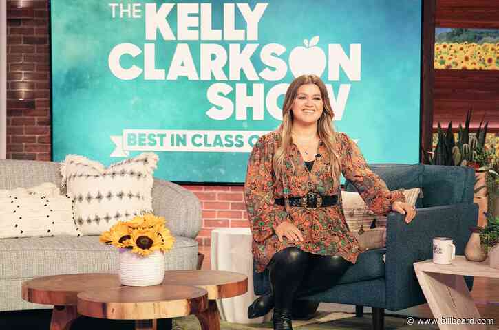 Kelly Clarkson to Take Over Ellen DeGeneres’ Daytime Slot