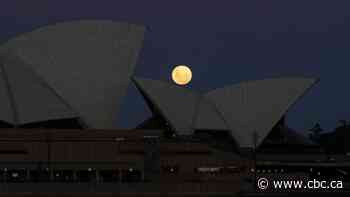 Super 'blood moon' coinciding with lunar eclipse makes for cosmic show