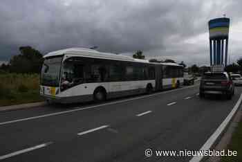 Aanrijding tussen lijnbus en vrachtwagen op ringweg - Het Nieuwsblad