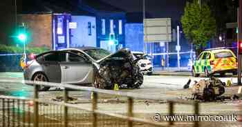 Bolton crash: Man, 34, killed in horror accident leaving 5 hurt including two children - The Mirror