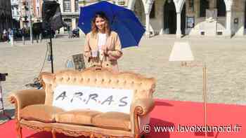 Arras: avec le canapé de «Friends», les fans se sont pris pour Rachel, Monica ou Ross ! - La Voix du Nord