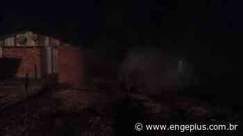 Residência de madeira é destruída por incêndio em Jaguaruna - Engeplus