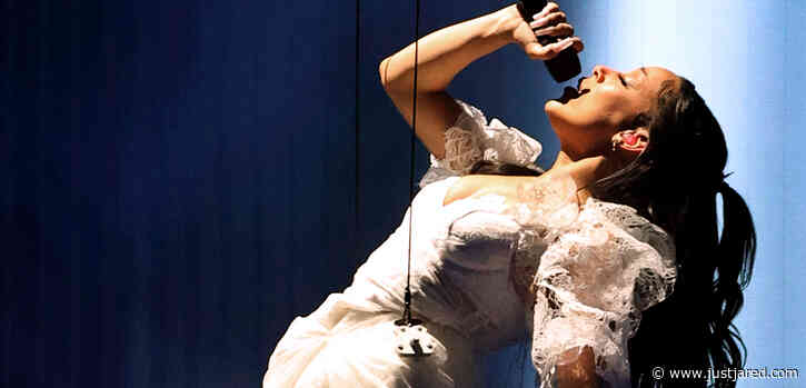 Doja Cat Gets Abducted By Aliens During Performance at iHeartRadio Music Awards 2021