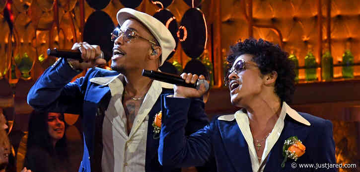 Bruno Mars & Anderson .Paak's Silk Sonic Performs 'Leave the Door Open' At iHeartRadio Awards 2021