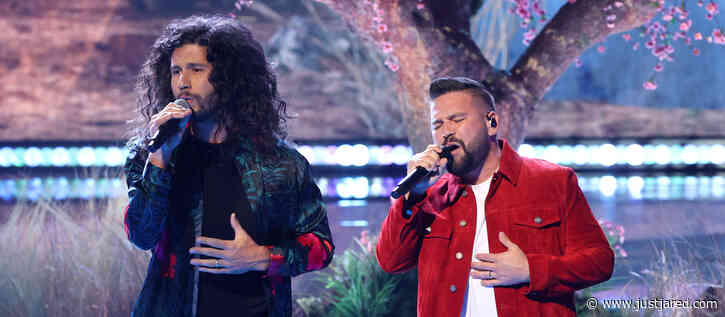 Dan + Shay Perform 'Glad You Exist' at iHeartRadio Music Awards 2021!