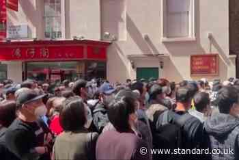 Huge crowd descends on London’s Chinatown for ‘no questions asked’ coronavirus jab - Evening Standard