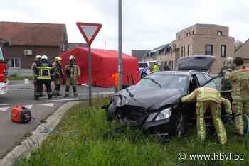 Botsing in Kinrooi eist zware tol: vrouw (82) overleden en twee senioren kritiek - Het Belang van Limburg