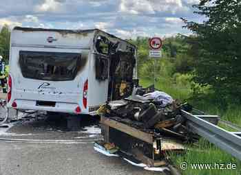 Stau auf der A7: Zwischen Heidenheim und Giengen: Wohnwagen brennt aus - Heidenheimer Zeitung