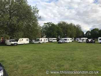 Legal action taken to remove travellers from Kew Green