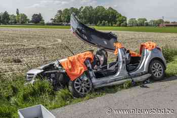 73-jarige vrouw uit wrak bevrijd na aanrijding met oldtimer