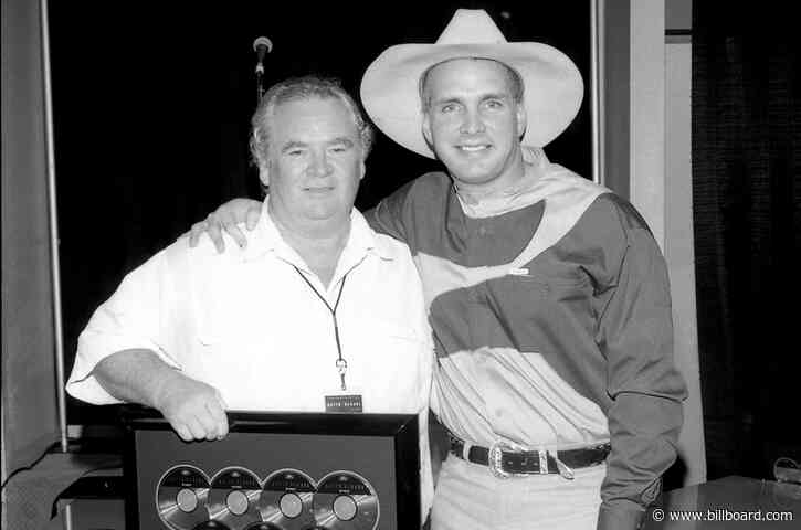 Garth Brooks Remembers Dewayne Blackwell, ‘Friends in Low Places’ Songwriter: Exclusive