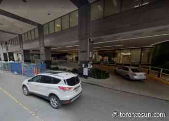 Man, 89, fatally pinned between vehicles outside Toronto hospital - Toronto Sun