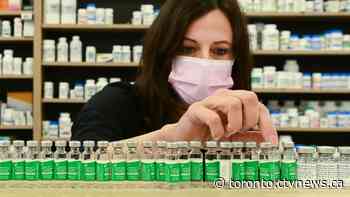 Ontario pharmacies race to avoid 'tragic' vaccine wastage