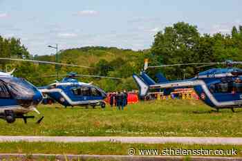 Man killed in shootout after attacking three French police officers - St Helens Star
