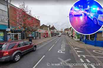 Met Police appeal after double stabbing in Plumstead